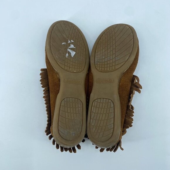 MINNETONKA WOMEN'S SIZE 7 TAN SUEDE FRINGE MOCCASINS HARDSOLES - Picture 9 of 10